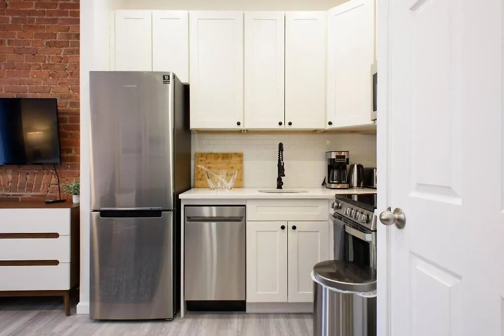 240-11 New Studio Prime Upper East W&D New York